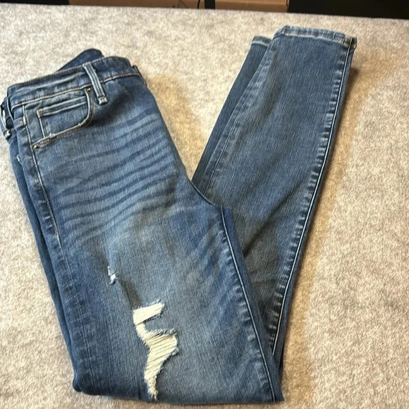 Abercrombie & Fitch, Simone High Rise Super Skinny. Size  27/4R - Picture 6 of 9